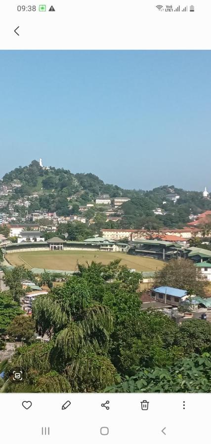 Kelum Homestay Kandy Exteriör bild
