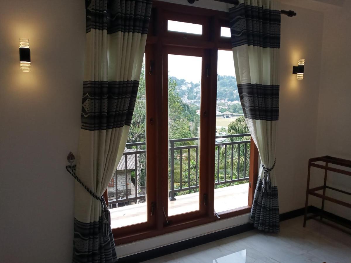 Kelum Homestay Kandy Exteriör bild