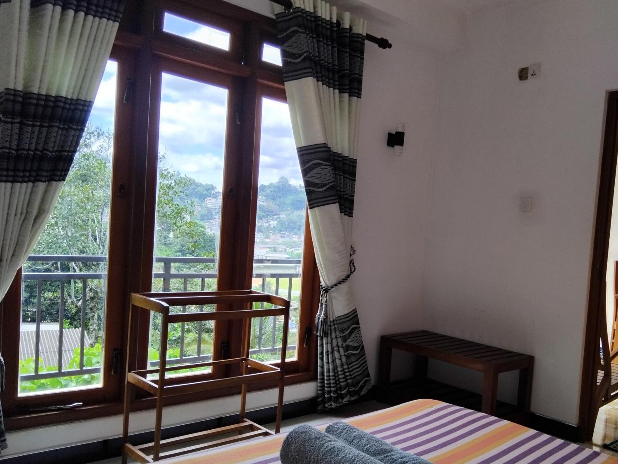 Kelum Homestay Kandy Exteriör bild