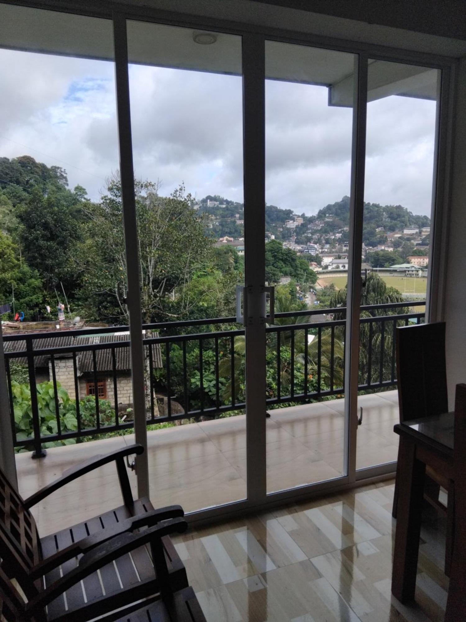 Kelum Homestay Kandy Exteriör bild