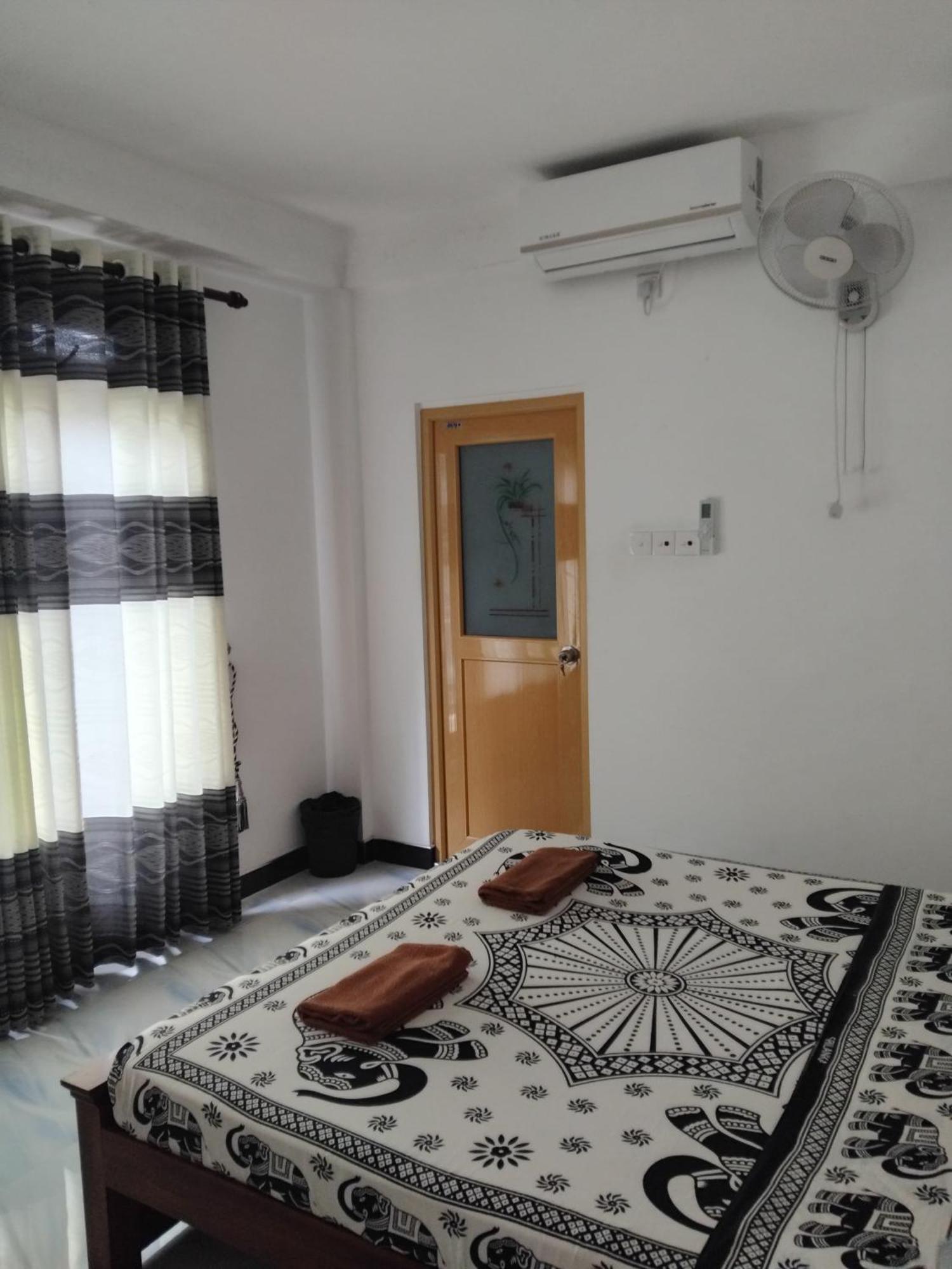 Kelum Homestay Kandy Exteriör bild
