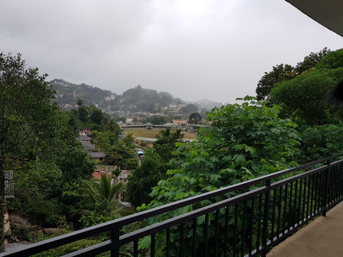 Kelum Homestay Kandy Exteriör bild