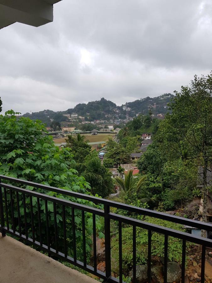 Kelum Homestay Kandy Exteriör bild
