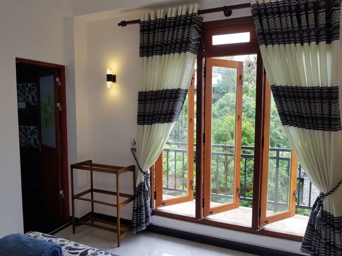 Kelum Homestay Kandy Exteriör bild