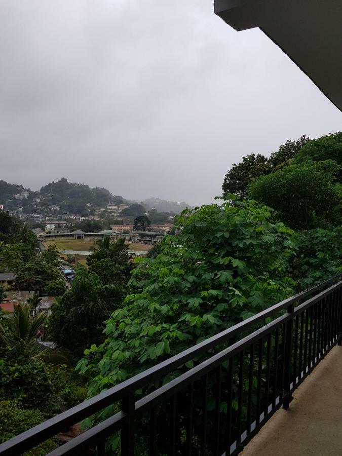Kelum Homestay Kandy Exteriör bild